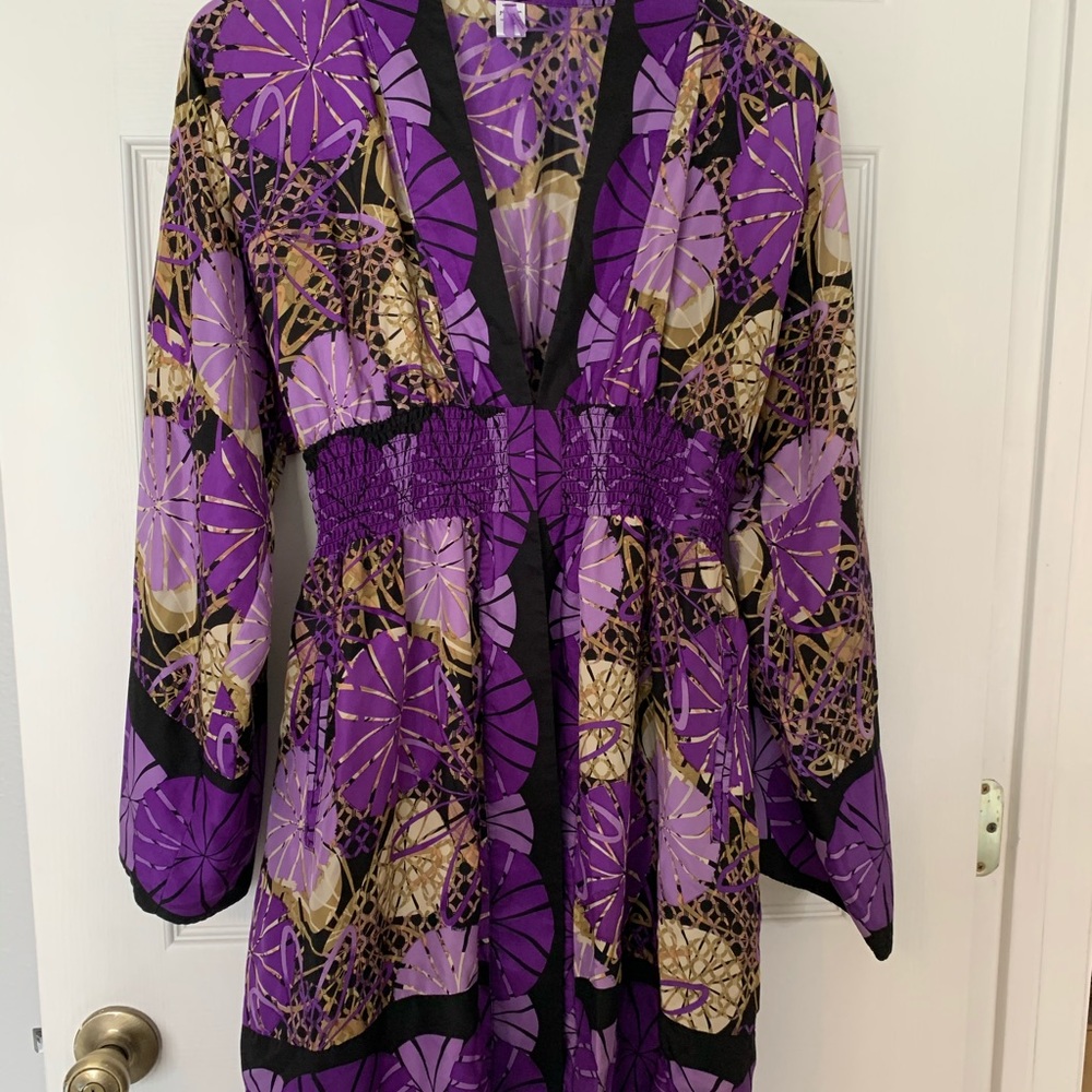Silk robe. Small.